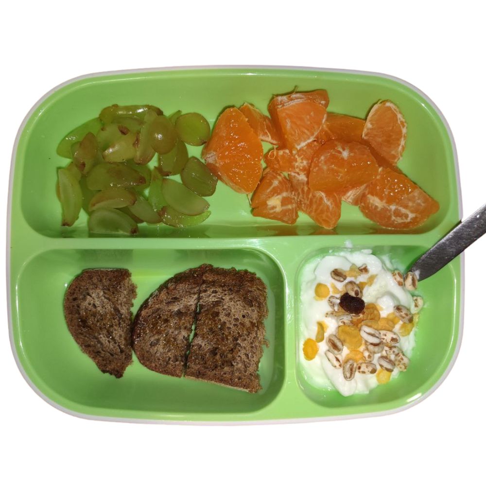 Grapes-Tangerine-Whole-wheat-toast-with-EVOO-and-plain-yogurt-with-sugar-free-cereal-and-raisins